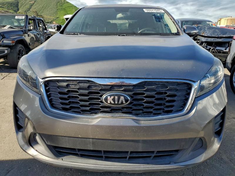 Фото 5 - KIA SORENTO