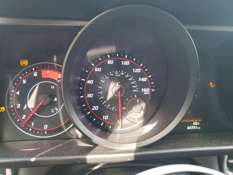 Фото 9 - HYUNDAI ELANTRA