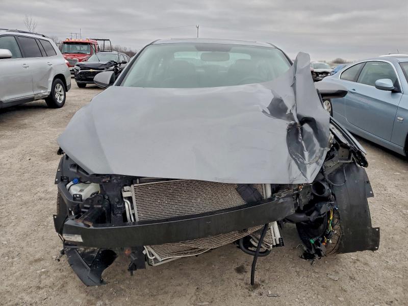 Фото 5 - HYUNDAI ELANTRA