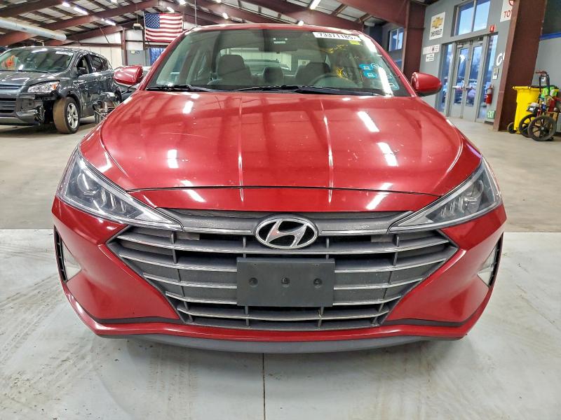 Фото 5 - HYUNDAI ELANTRA