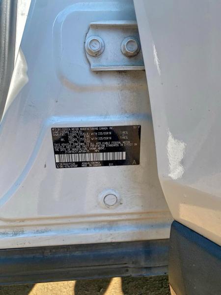 Фото 10 - TOYOTA RAV4