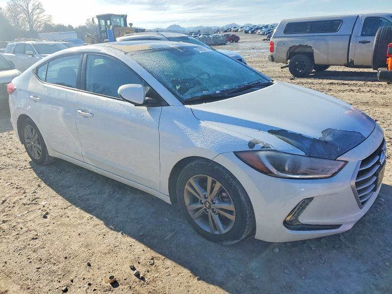 Фото 4 - HYUNDAI ELANTRA