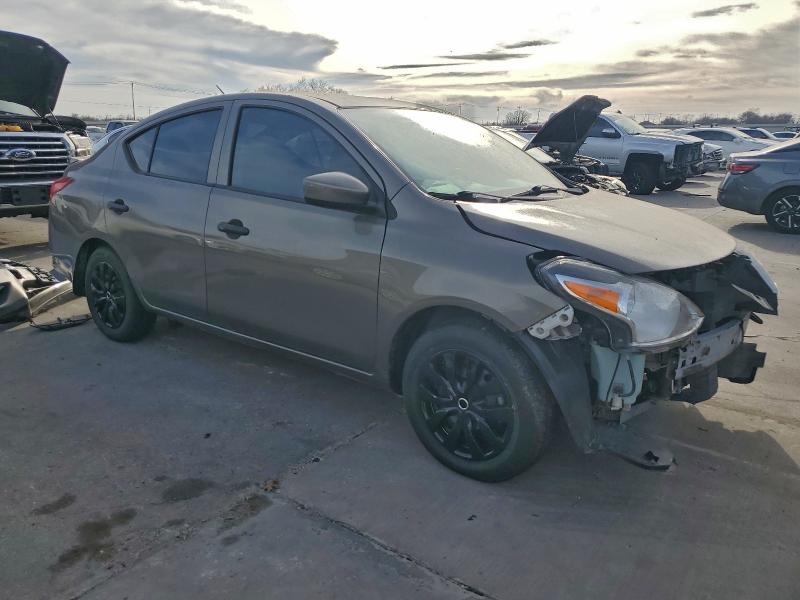 Фото 4 - NISSAN VERSA