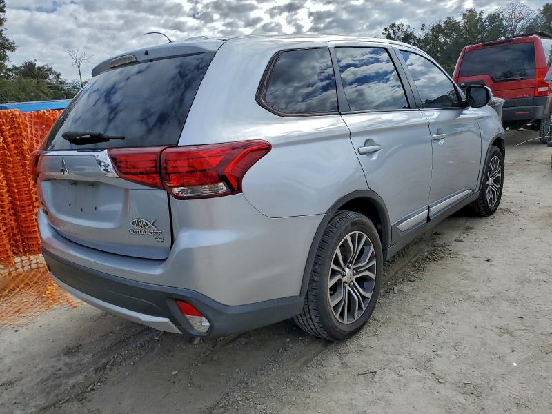 Фото 3 - MITSUBISHI OUTLANDER