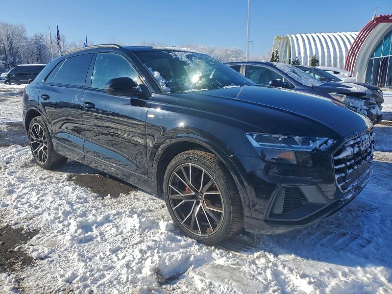 Фото 4 - AUDI Q8