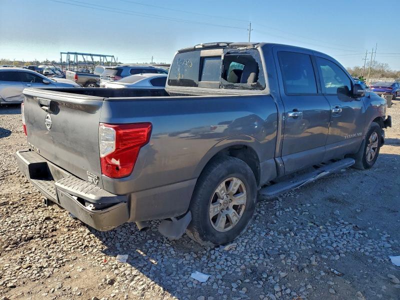 Фото 3 - NISSAN TITAN