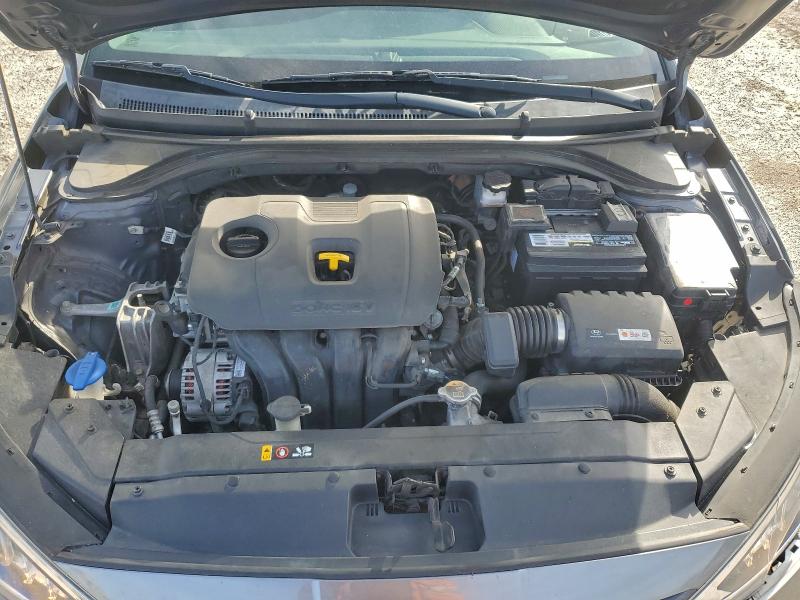 Фото 11 - HYUNDAI ELANTRA