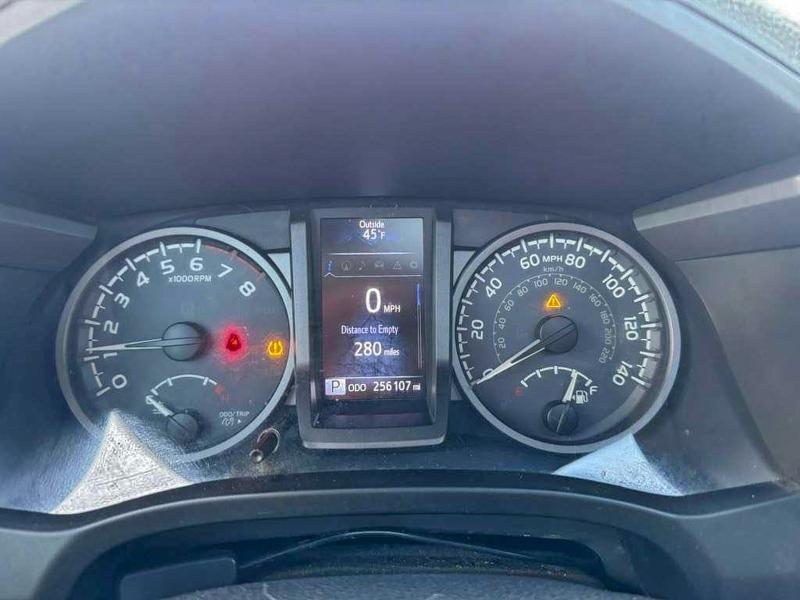 Фото 8 - TOYOTA TACOMA