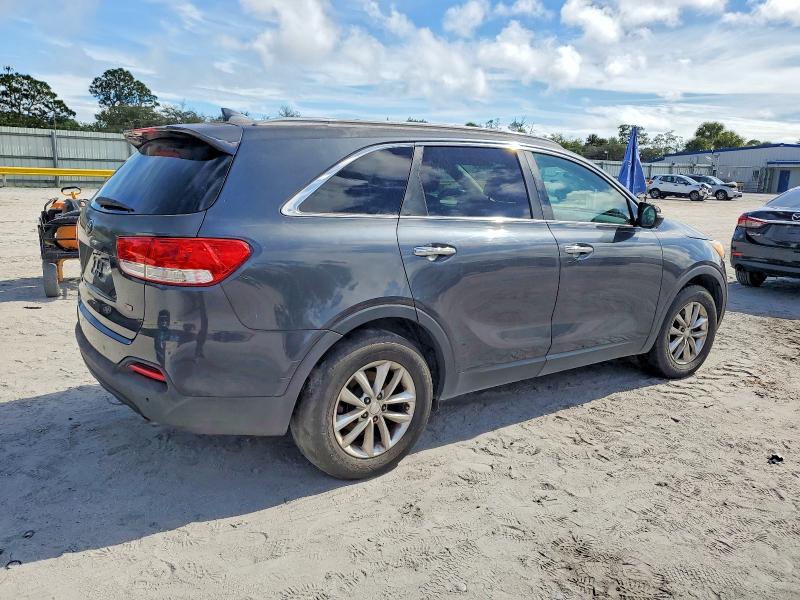 Фото 3 - KIA SORENTO