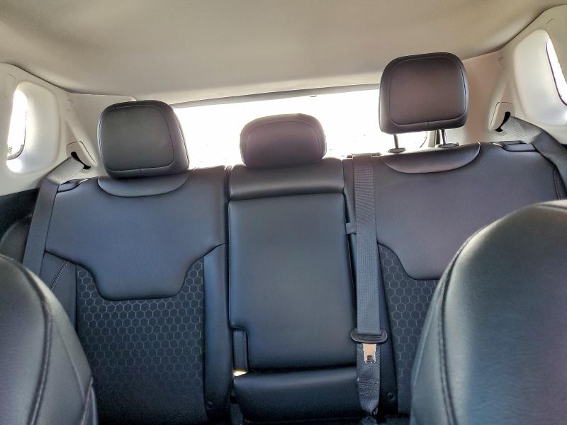 Фото 10 - JEEP COMPASS