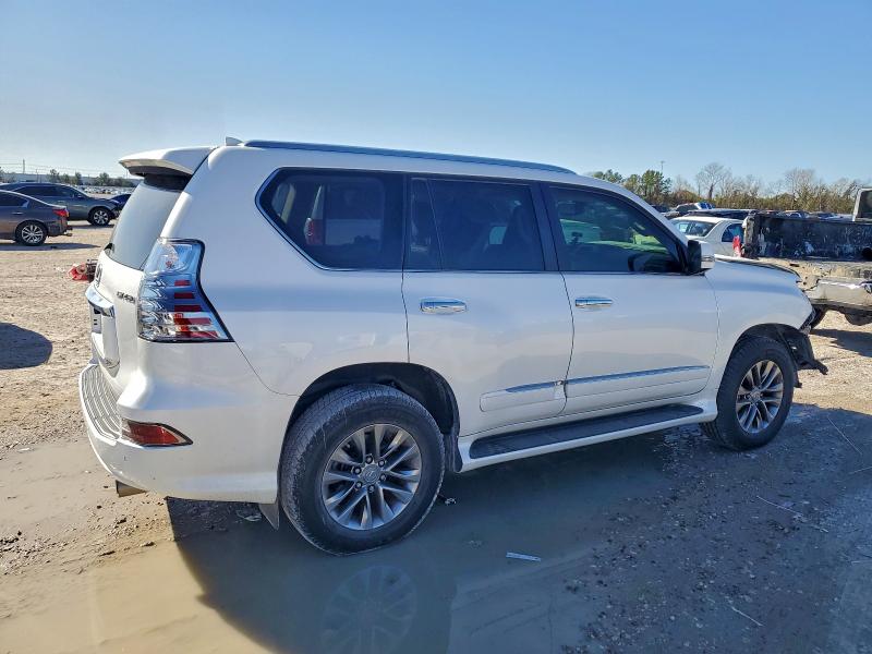 Фото 3 - LEXUS GX