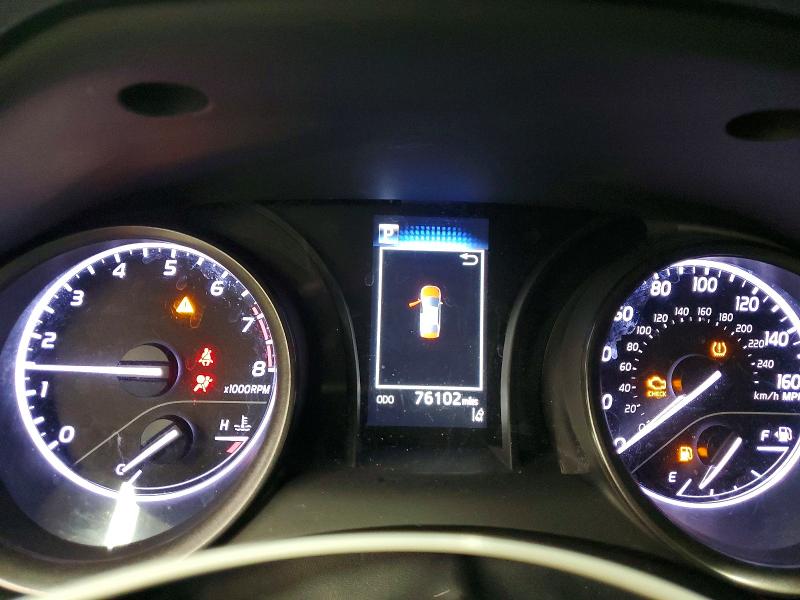 Фото 9 - TOYOTA CAMRY