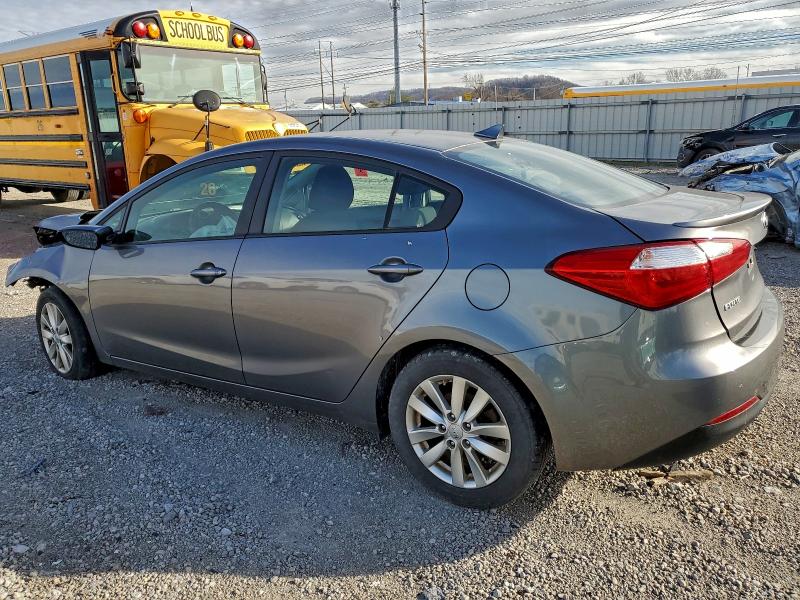 Фото 2 - KIA FORTE