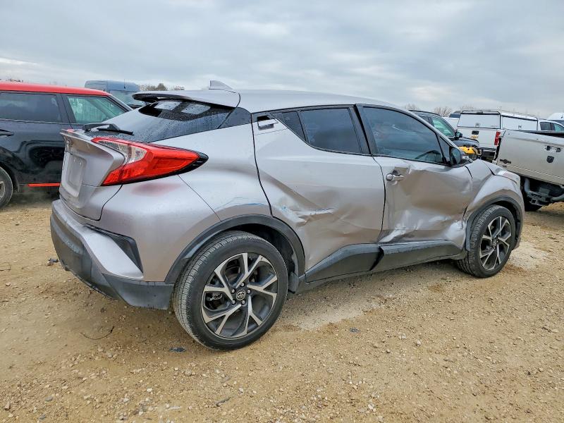 Фото 3 - TOYOTA C-HR