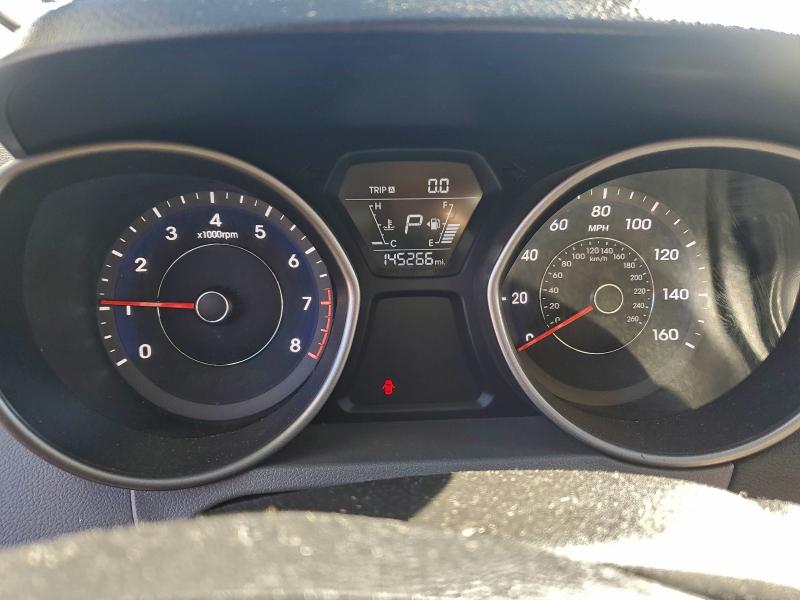 Фото 9 - HYUNDAI ELANTRA