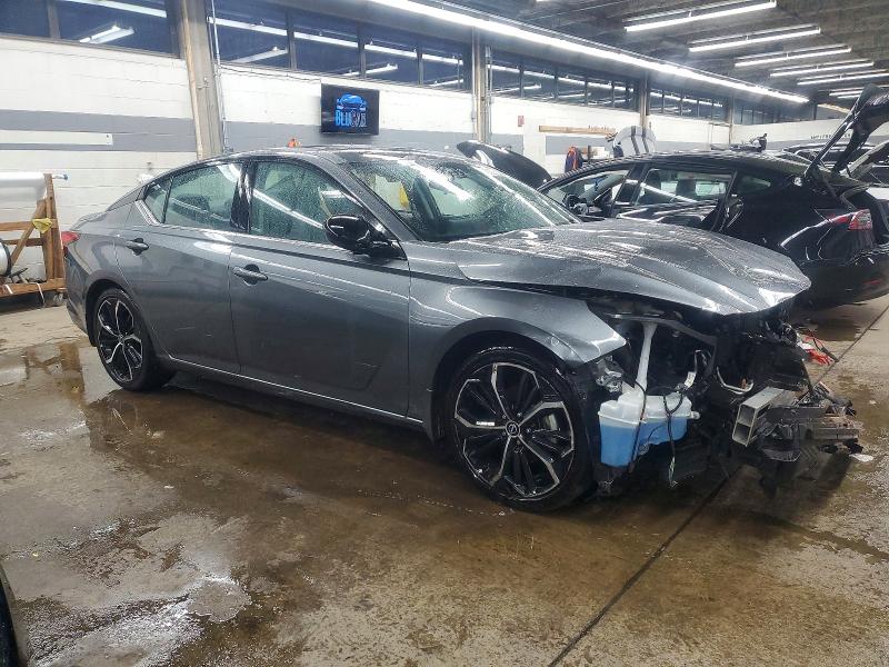 Фото 4 - NISSAN ALTIMA