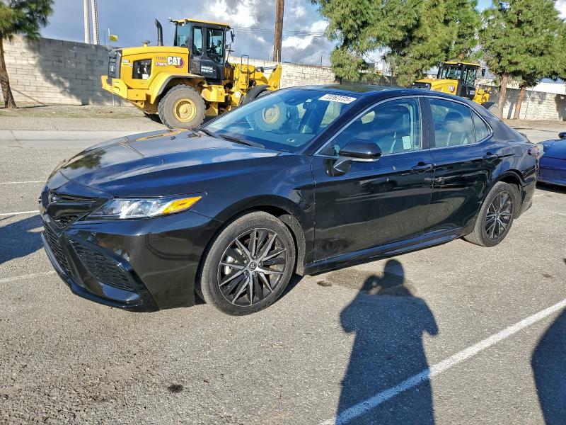 Фото 1 - TOYOTA CAMRY