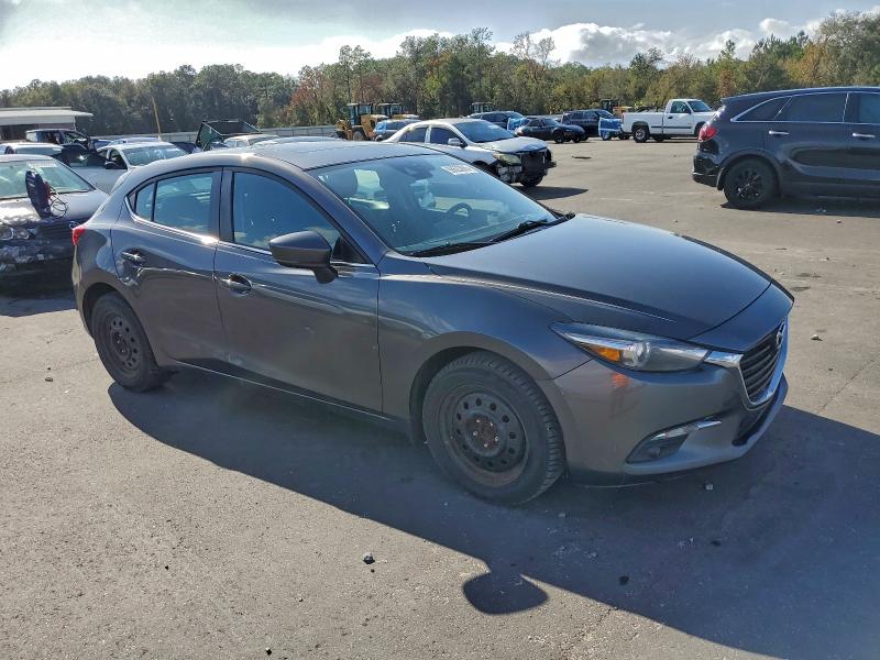 Фото 4 - MAZDA 3