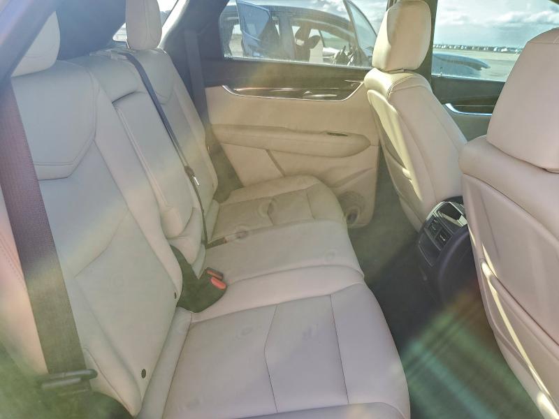 Фото 10 - CADILLAC XT5