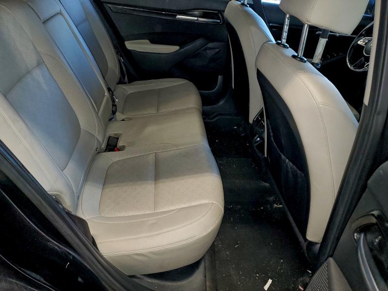 Фото 11 - KIA SELTOS