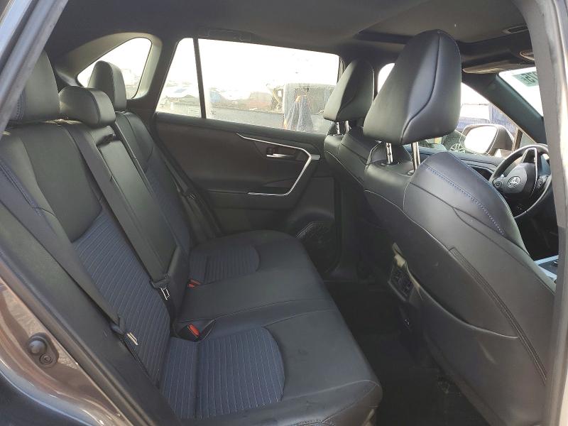 Фото 11 - TOYOTA RAV4