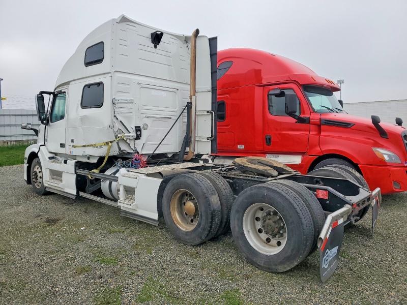 Фото 3 - VOLVO VN