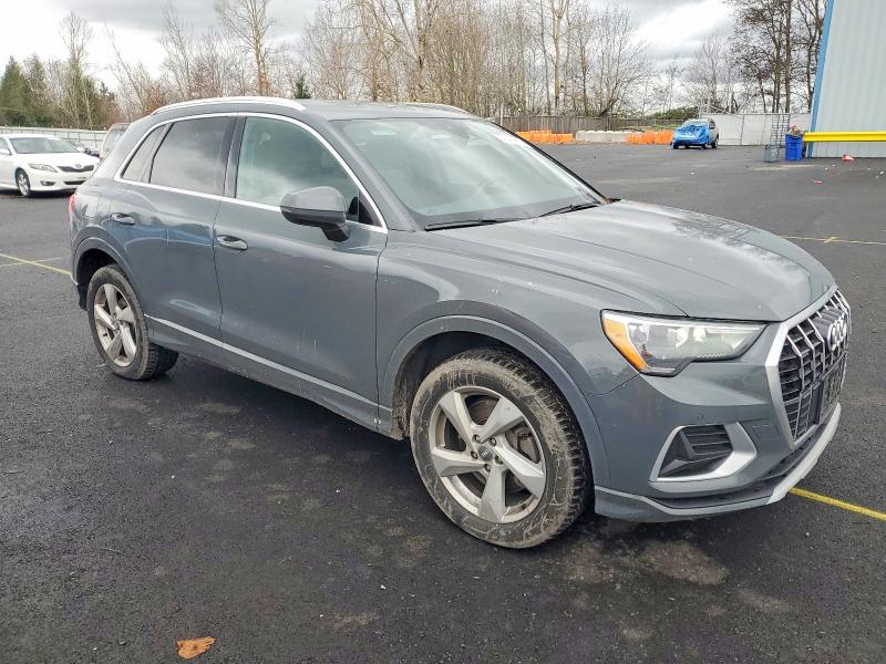 Фото 4 - AUDI Q3