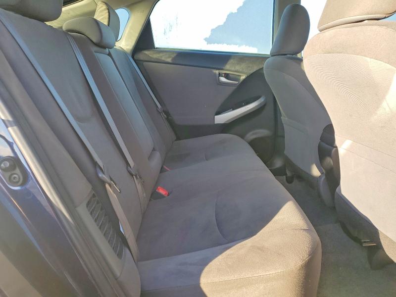 Фото 11 - TOYOTA PRIUS