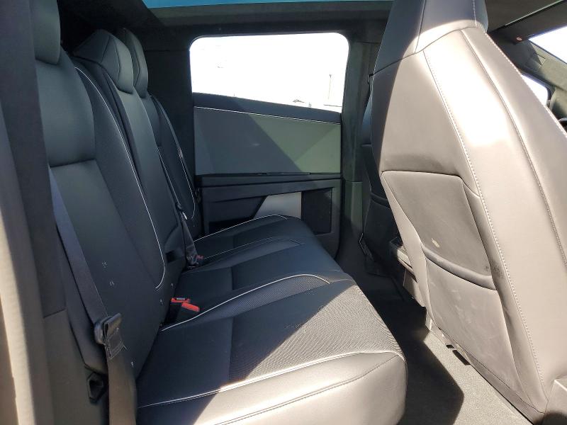 Фото 10 - TESLA CYBERTRUCK