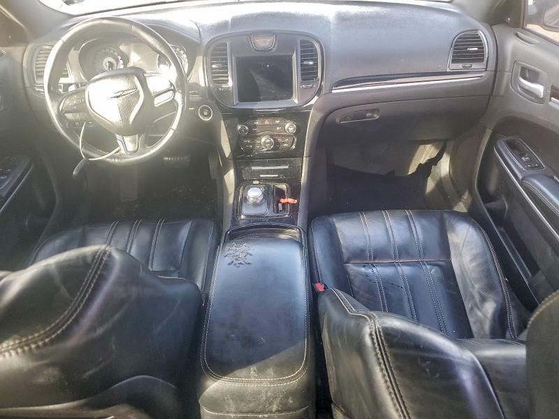 Фото 8 - CHRYSLER 300