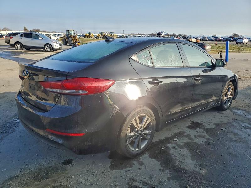 Фото 3 - HYUNDAI ELANTRA