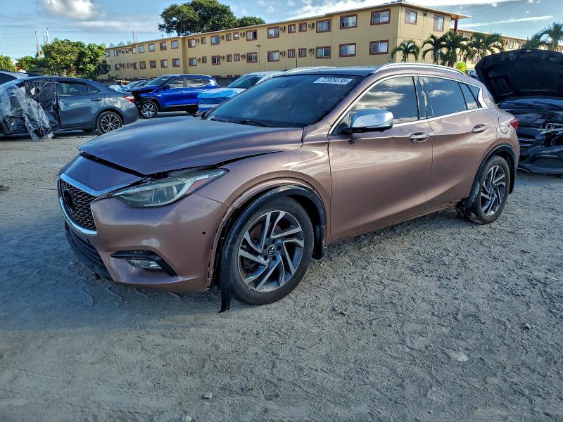 Фото 1 - INFINITI QX30
