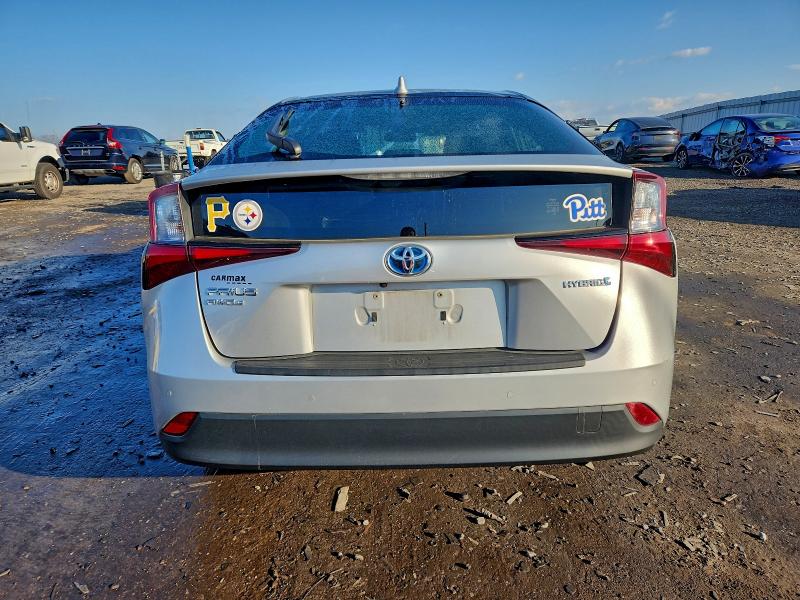 Фото 6 - TOYOTA PRIUS