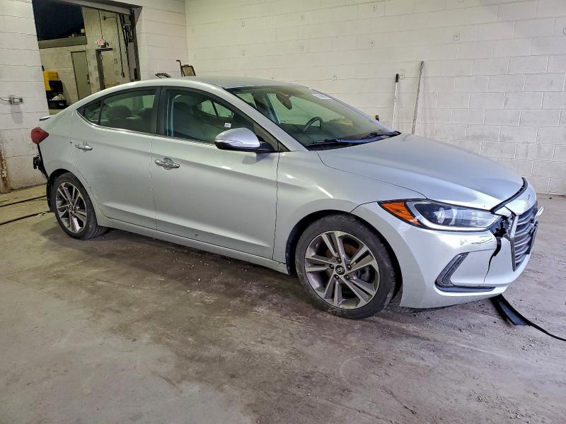 Фото 4 - HYUNDAI ELANTRA