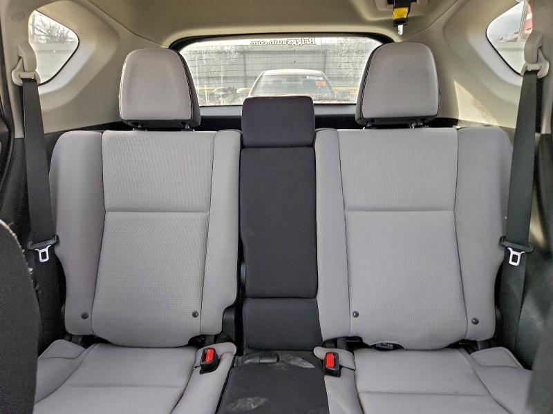 Фото 10 - TOYOTA RAV4