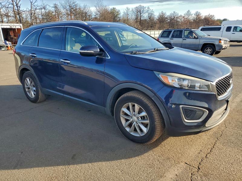 Фото 4 - KIA SORENTO