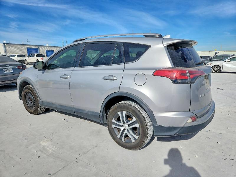 Фото 2 - TOYOTA RAV4