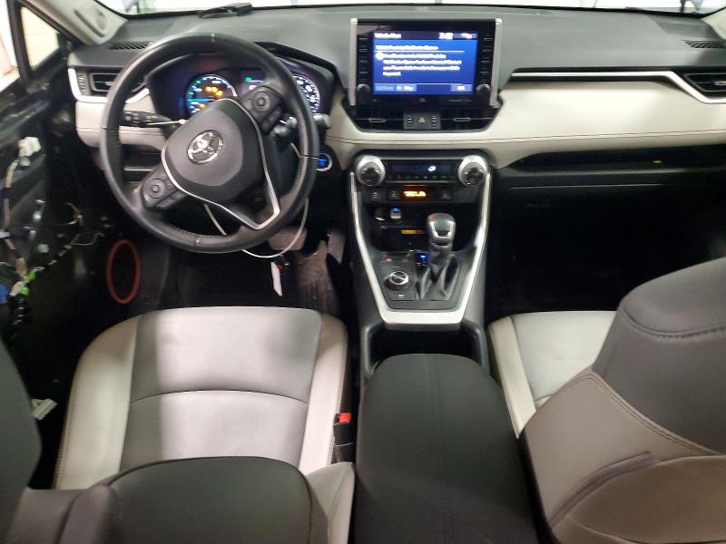 Фото 8 - TOYOTA RAV4