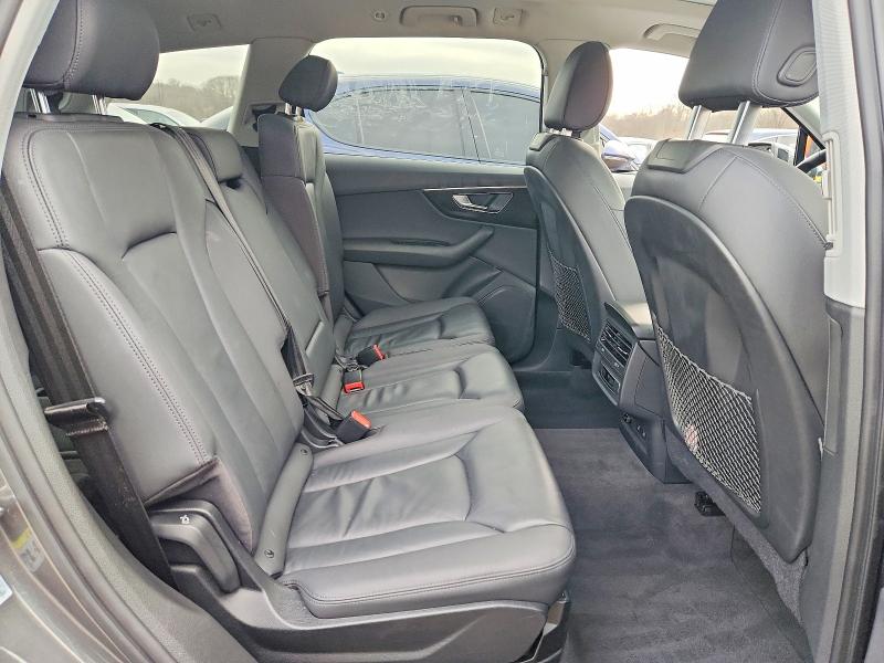 Фото 11 - AUDI Q7