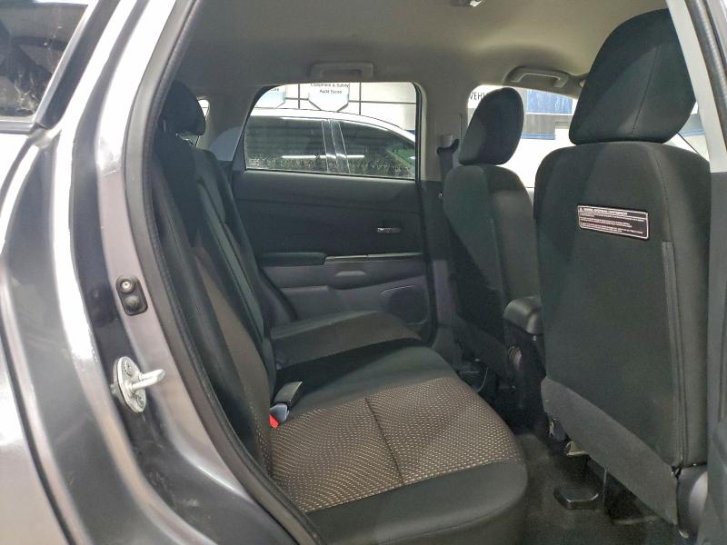 Фото 11 - MITSUBISHI OUTLANDER