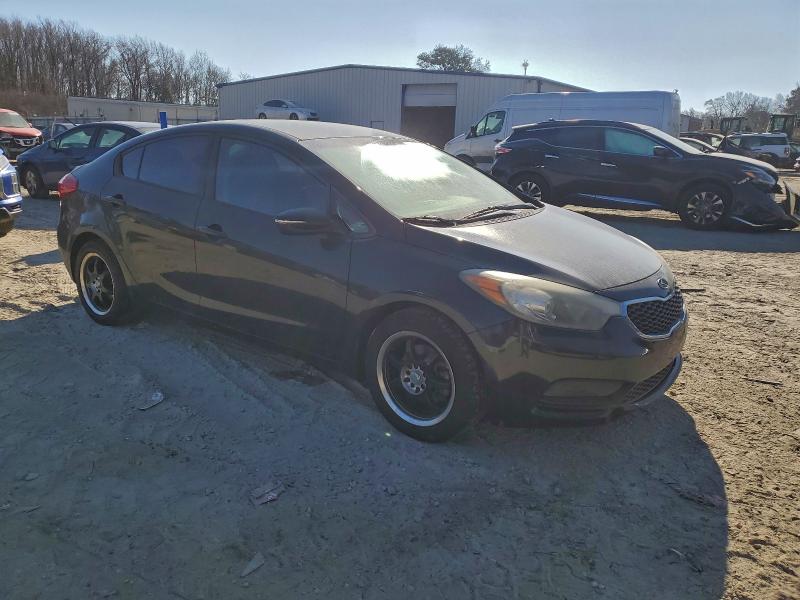 Фото 4 - KIA FORTE