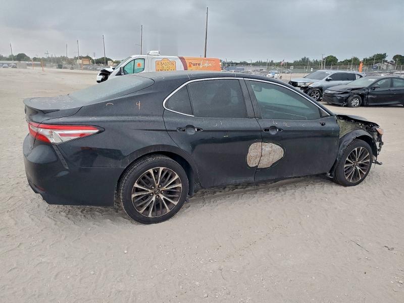 Фото 3 - TOYOTA CAMRY