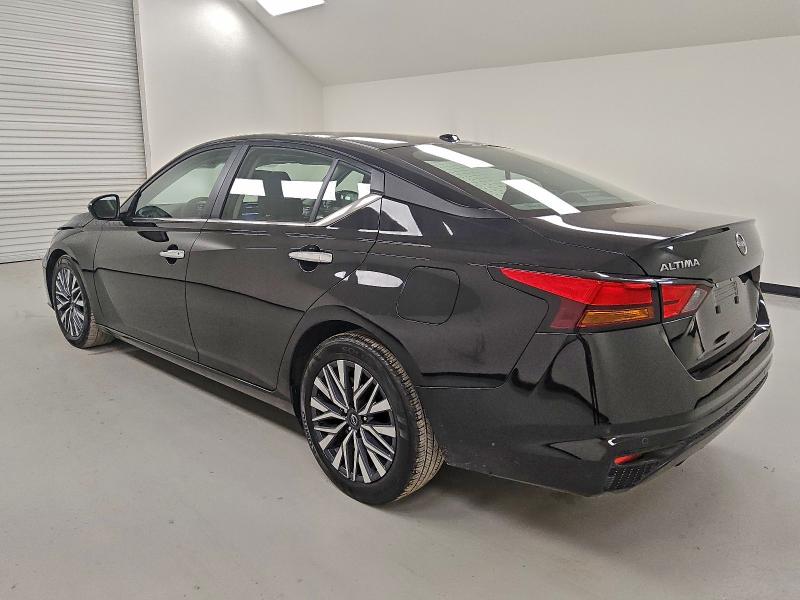 Фото 2 - NISSAN ALTIMA