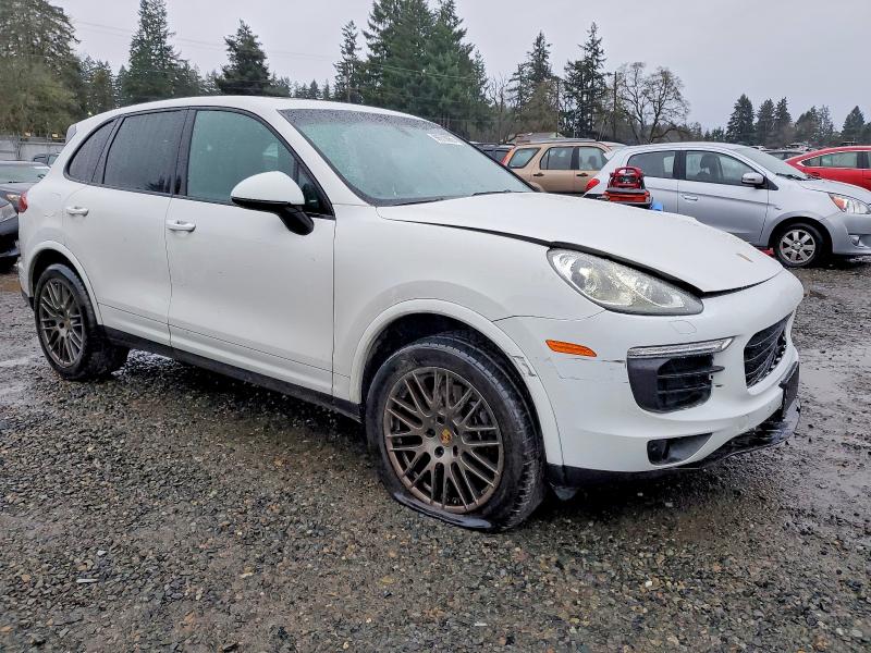 2017 PORSCHE CAYENNE