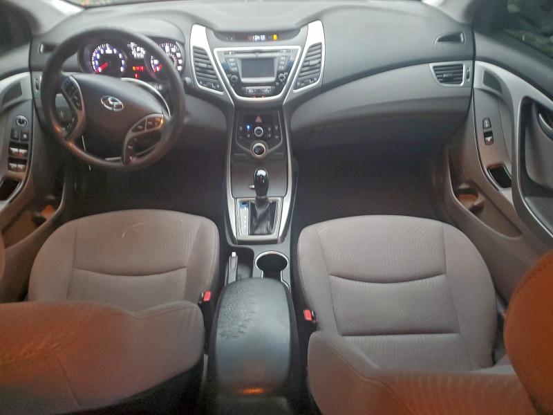 Фото 8 - HYUNDAI ELANTRA