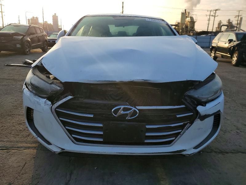 Фото 5 - HYUNDAI ELANTRA