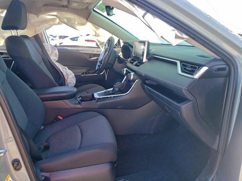 Фото 7 - TOYOTA RAV4