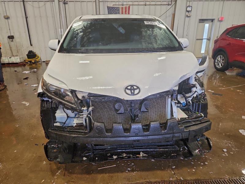 Фото 5 - TOYOTA SIENNA