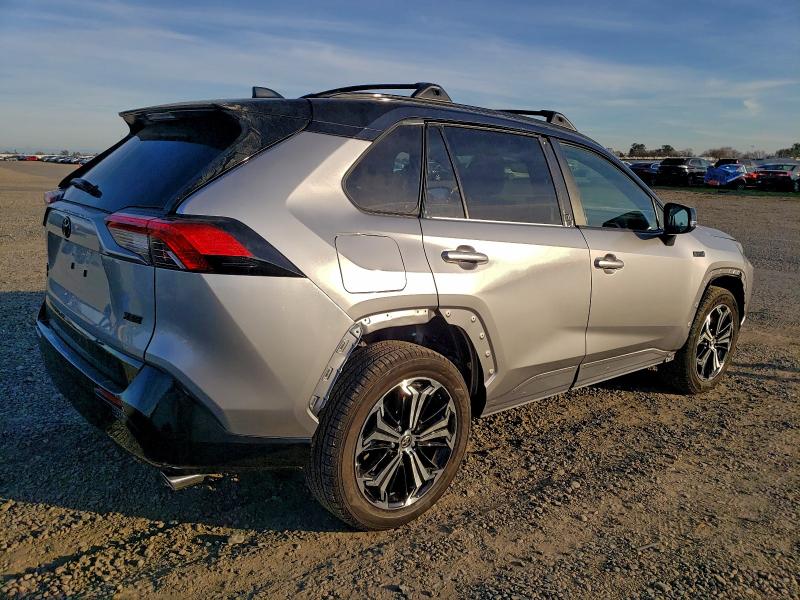 Фото 3 - TOYOTA RAV4