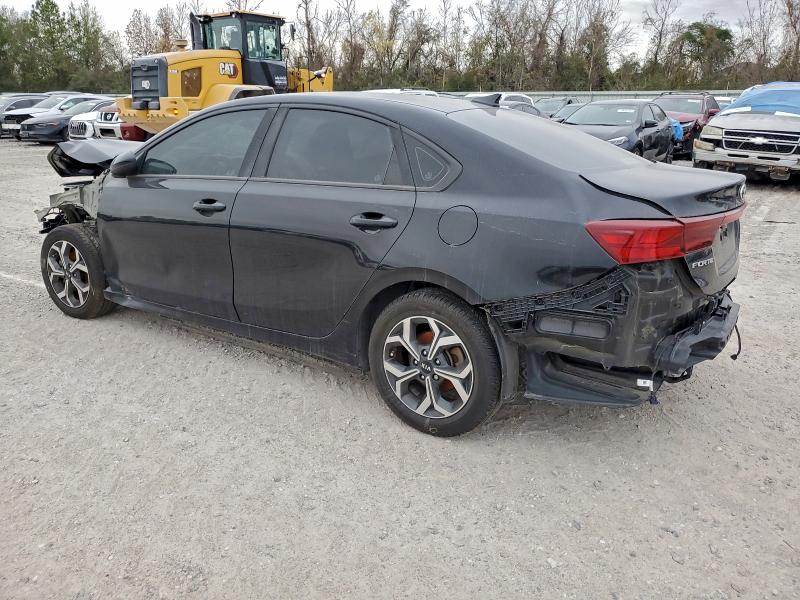 Фото 2 - KIA FORTE